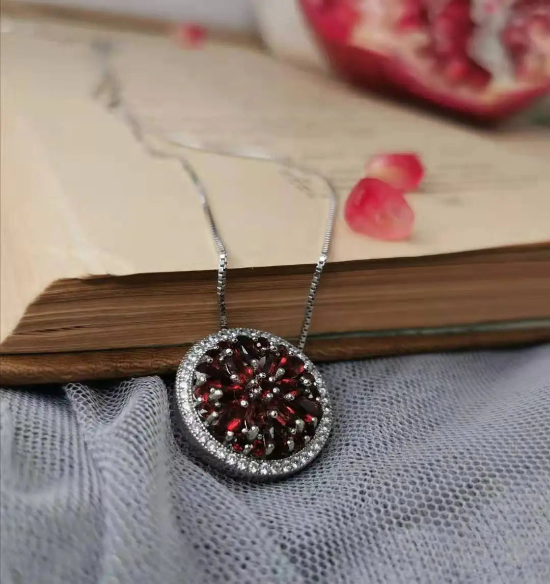 GEM'S BALLET Natural Red Garnet Gemstone Pendant For Elegant Women 925 Sterling Sliver Round Pendant Necklace Fine Jewelry